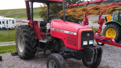 Massey Ferguson 4243