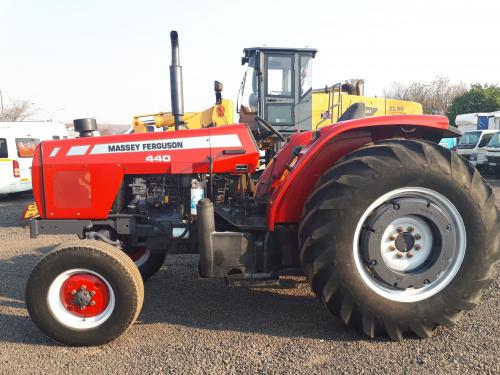 Massey Ferguson 440