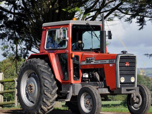 Massey Ferguson 592