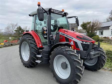 Massey Ferguson 5S.145