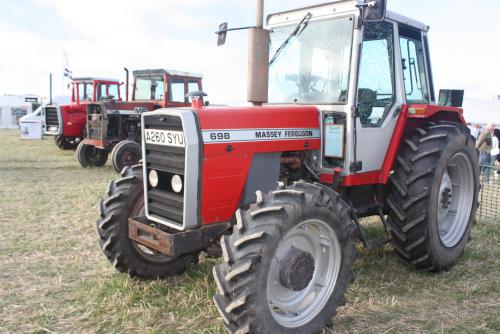 Massey Ferguson 698