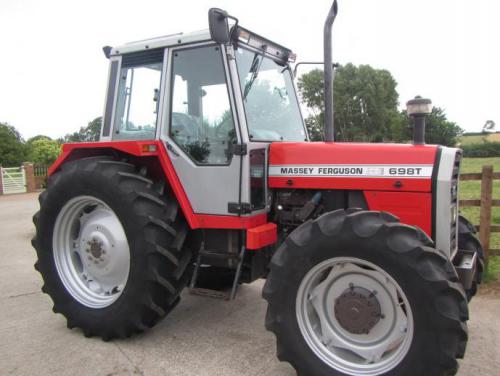 Massey Ferguson 698T