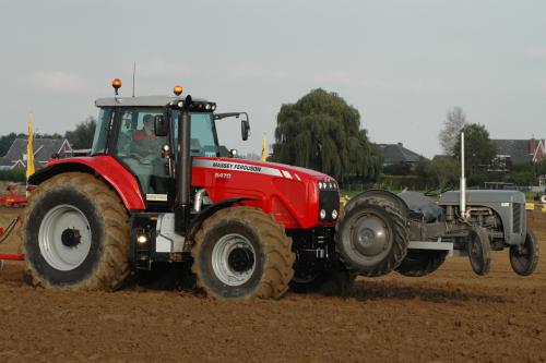 Massey Ferguson 8470