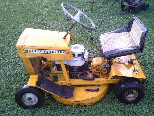 Massey Ferguson lawn tractors 24S Deluxe