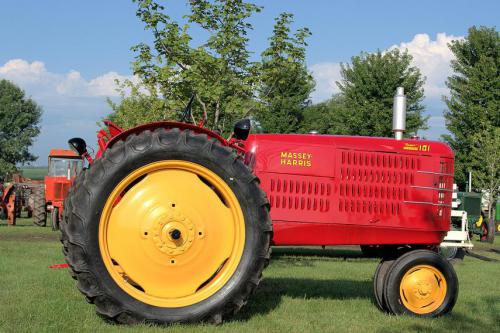 Massey-Harris 101 Super