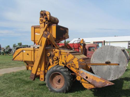 Minneapolis-Moline Uni-Tractor