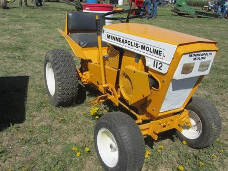 Minneapolis-Moline lawn tractors 112