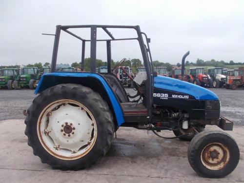 New Holland 5635