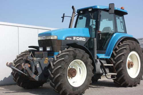 New Holland 8670