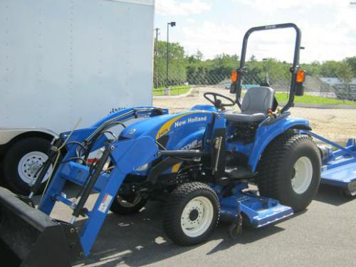 New Holland Boomer 2035