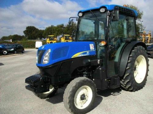 New Holland T4030F