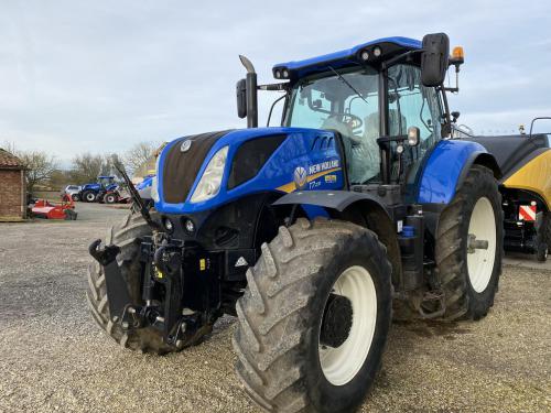 New Holland T7.230