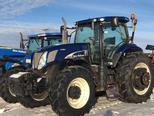 New Holland T7070