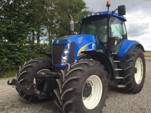 New Holland T8040