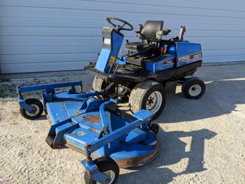 New Holland lawn tractors CM272