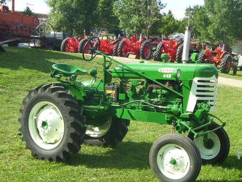 Oliver 440