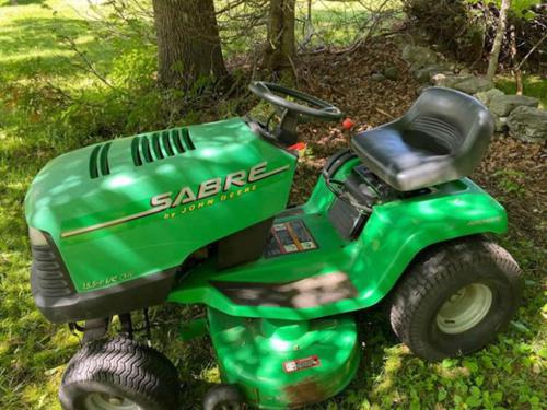 Sabre lawn tractors 15.538HS