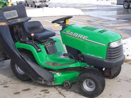 Sabre lawn tractors 1538HS