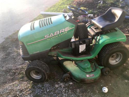 Sabre lawn tractors 1638HS