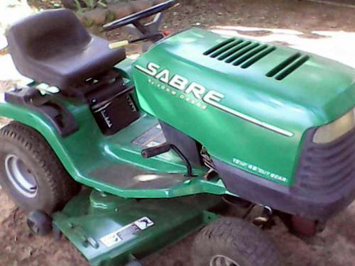 Sabre lawn tractors 1646GS