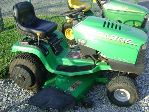 Sabre lawn tractors 1846HV