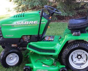 Sabre lawn tractors 2354HV