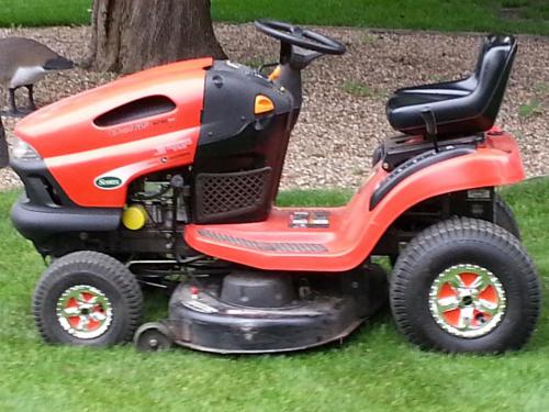 Scotts lawn tractors L1742