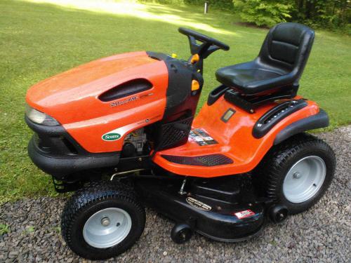 Scotts lawn tractors L2048