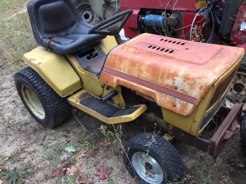 Sears lawn tractors ST/8