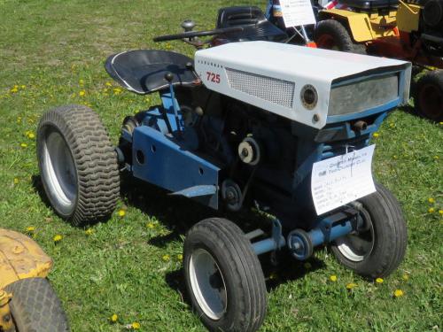 Sears lawn tractors Suburban 725