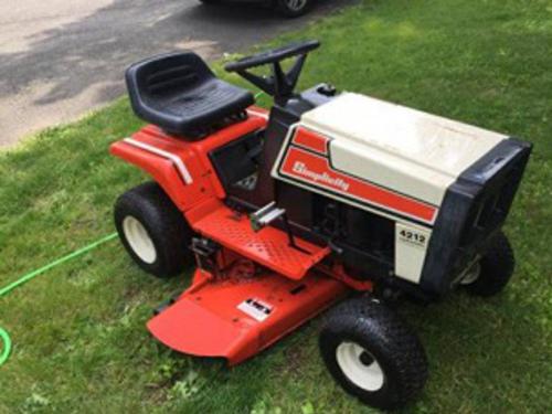 Simplicity lawn tractors 4212H