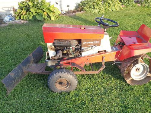 Simplicity lawn tractors Broadmoor 728