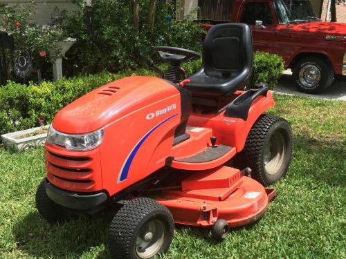 Simplicity lawn tractors Prestige 23