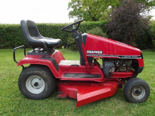 Snapper lawn tractors LT120G30BB