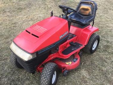 Snapper lawn tractors LT150H38BBV