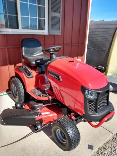 Snapper lawn tractors SPX 2452