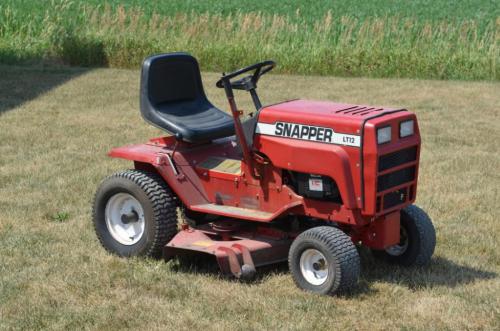 Snapper lawn tractors YT12