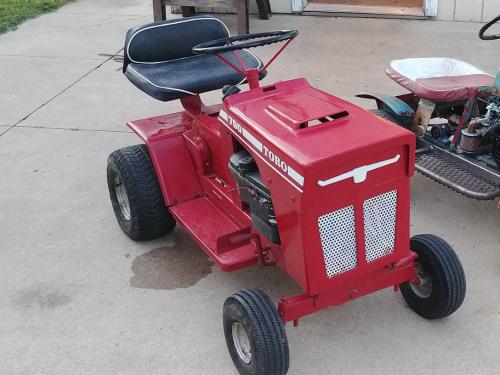 Toro lawn tractors 700