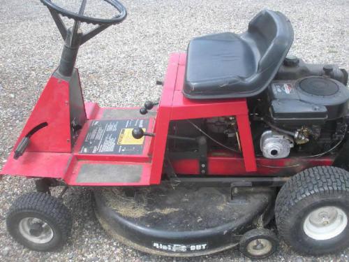 Toro lawn tractors LT 8-32