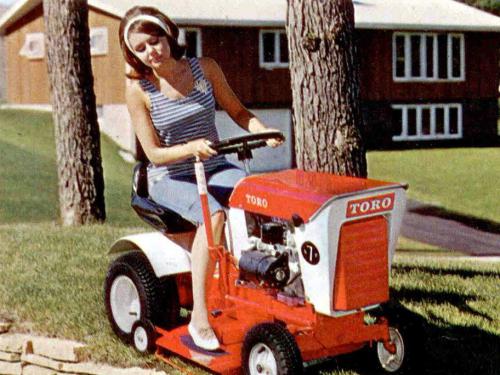 Toro lawn tractors Suburban 7