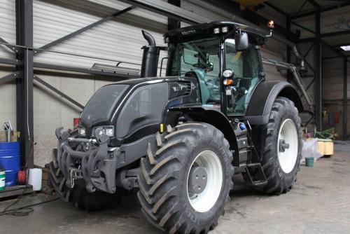 Valtra S233