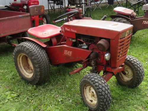 Wheel Horse lawn tractors 1045