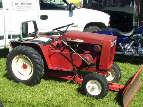 Wheel Horse lawn tractors 1054