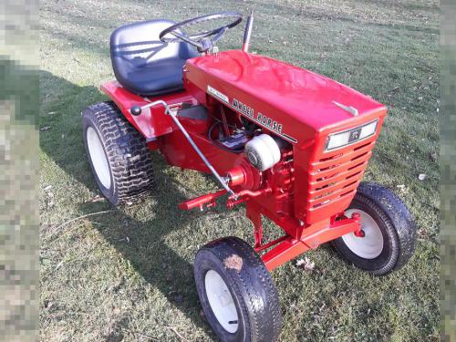 Wheel Horse lawn tractors 1067