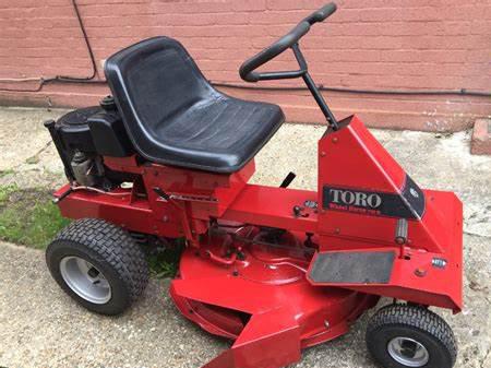 Wheel Horse lawn tractors 112-6