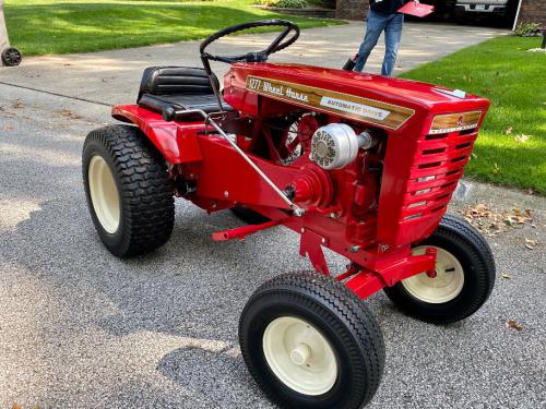 Wheel Horse lawn tractors 1277