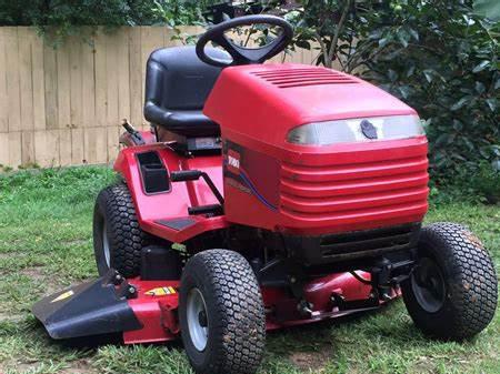 Wheel Horse lawn tractors 16-44HXL