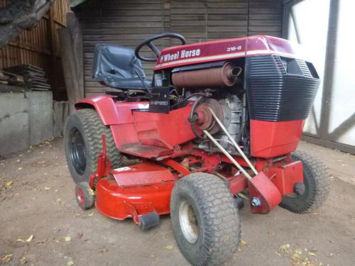 Wheel Horse lawn tractors 16HP