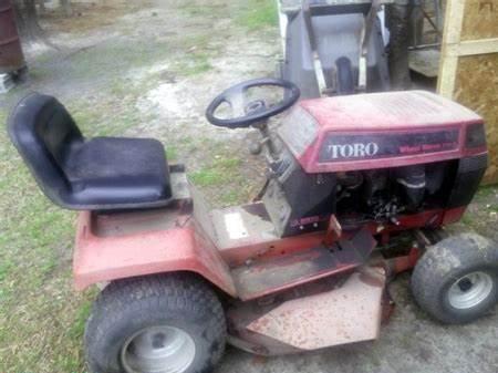 Wheel Horse lawn tractors 210-5