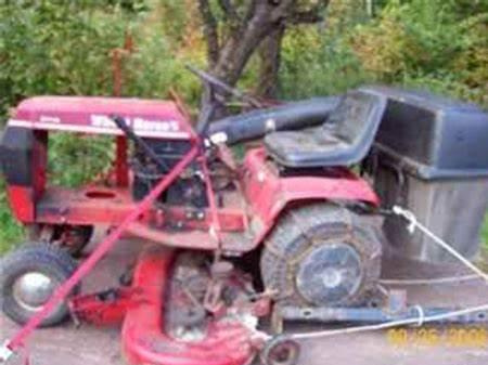 Wheel Horse lawn tractors 211-A